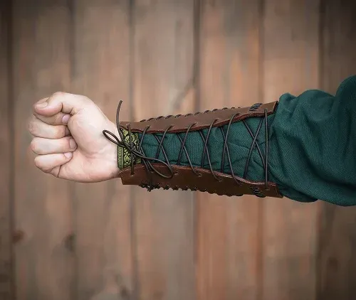 La Bottega di Merlino Bracciali pelle e cotta di maglia annerita