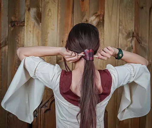 La Bottega di Merlino fermaglio capelli pelle celtica perno osso