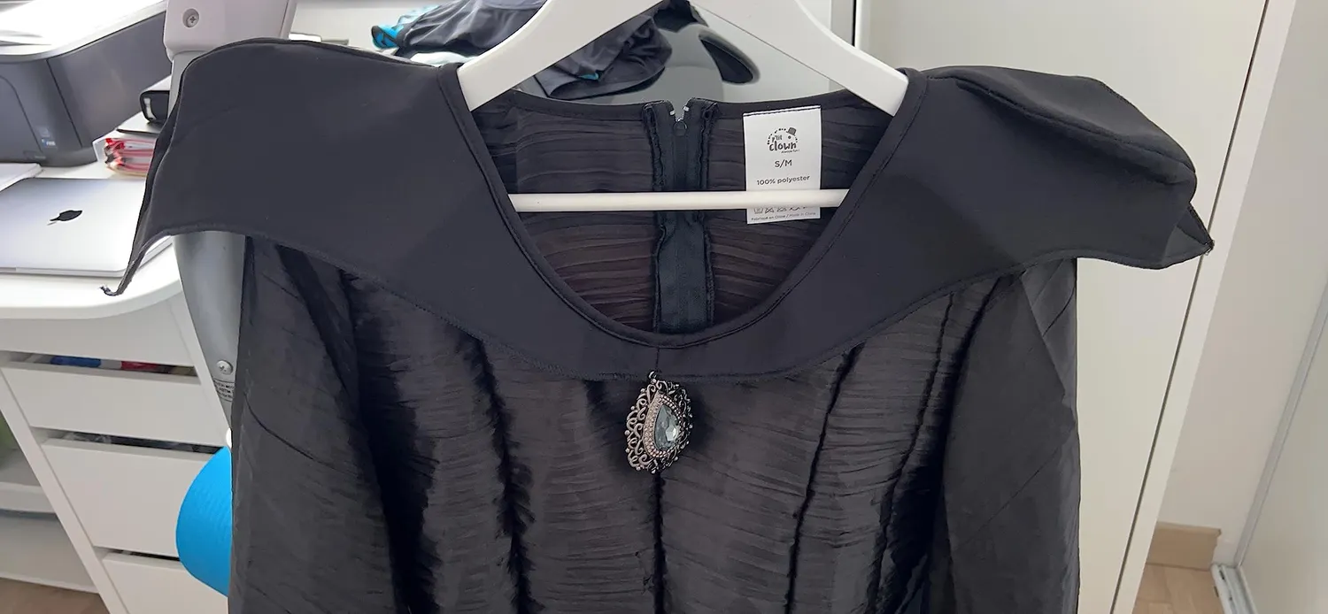 P'tit Clown Regina Malvagia costume adulto nero viola