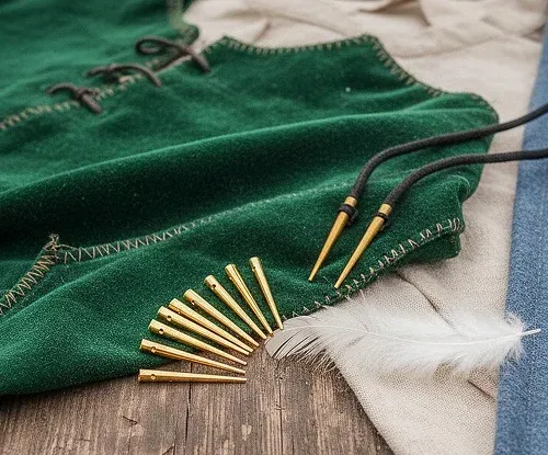La Bottega di Merlino Set 10 Puntali lacci ottone massiccio