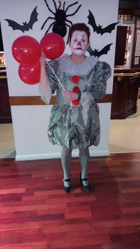Smiffys IT Chapter 2 Pennywise costume donna con calze