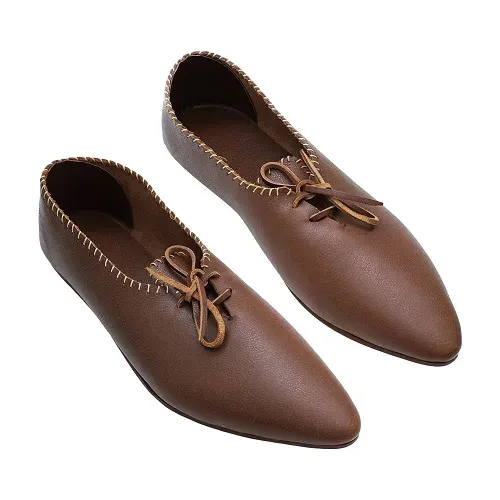 La Bottega di Merlino scarpe medievali pelle XIII-XIV sec lacci cuoio