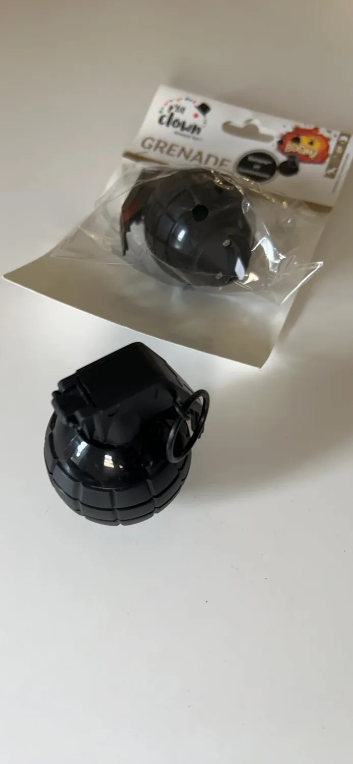 P'tit Clown RE60201 granata giocattolo nera 8 cm